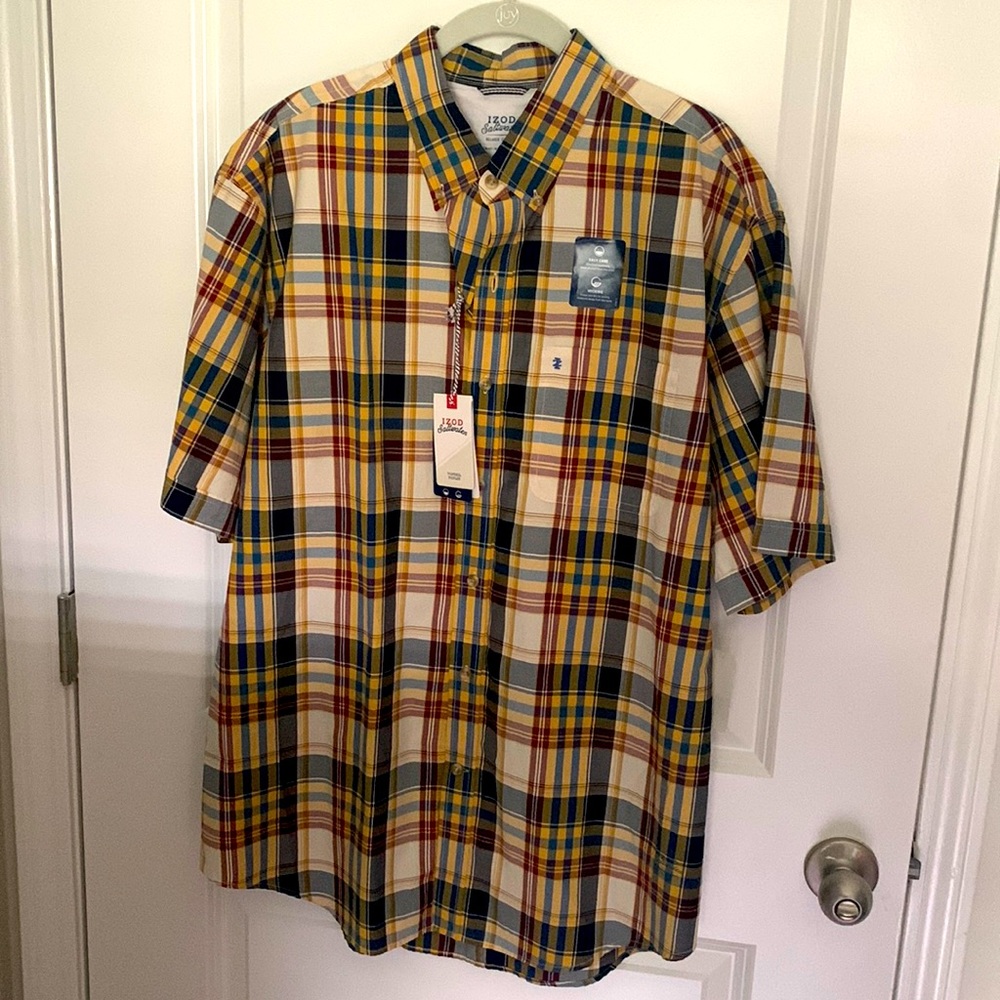 Mens Izod Saltwater Button Down Short Sleeve Shirt.